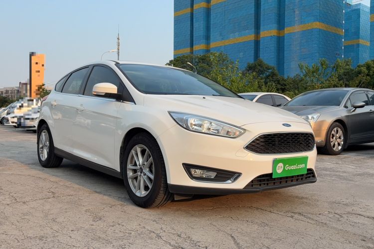 Used Ford Focus 2017 Hatchback EcoBoost 180 Automatic Elite Model Exterior 6