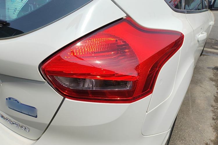 Used Ford Focus 2017 Hatchback 1.6L Automatic Comfort Plus SmartDrive Edition Exterior 6