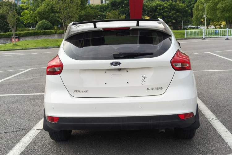Used Ford Focus 2017 Hatchback 1.6L Automatic Comfort Plus SmartDrive Edition Exterior 6