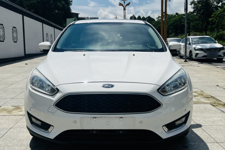 Used Ford Focus 2017 Hatchback 1.6L Automatic Fashion Edition Smart Drive Version Exterior 6