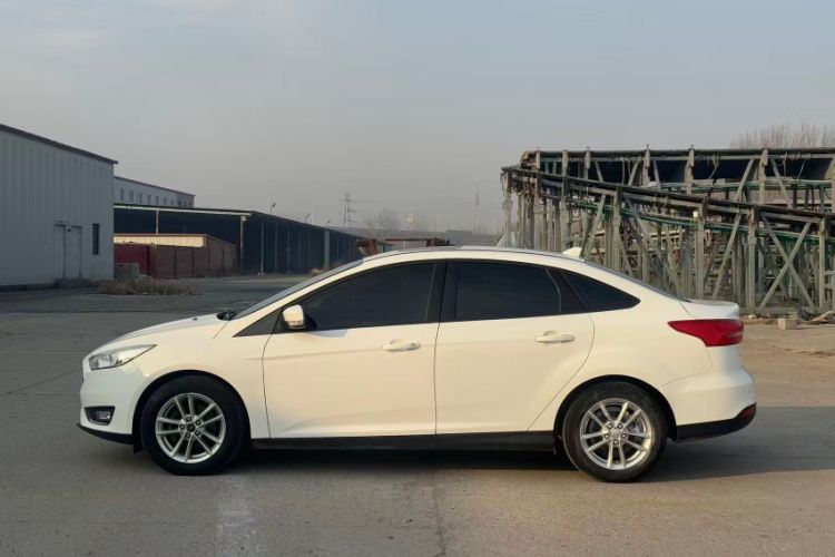 Used Ford Focus 2017 Sedan 1.6L Automatic Fashion Edition Smart Drive Version Exterior 6