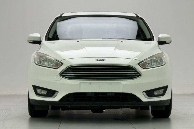 Used Ford Focus 2017 Sedan EcoBoost 180 Automatic Elite Model Exterior 6