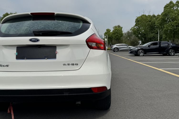 Used Ford Focus 2017 Hatchback 1.6L Automatic Comfort Plus SmartDrive Edition Exterior 7