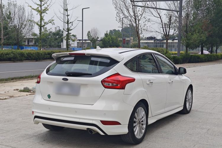 Used Ford Focus 2017 Hatchback EcoBoost 180 Automatic Sport Model Exterior 7