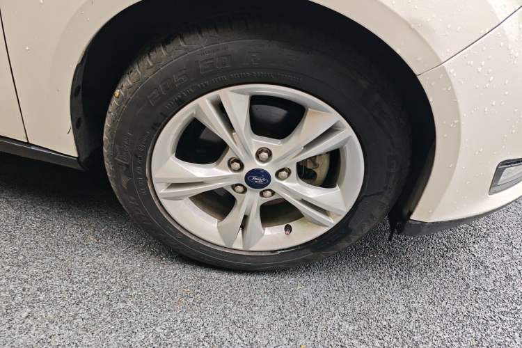 Used Ford Focus 2017 Hatchback 1.6L Manual Comfort Plus SmartDrive Edition Exterior 7