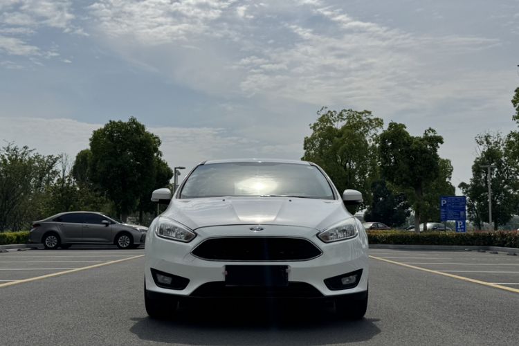 Used Ford Focus 2017 Hatchback 1.6L Automatic Comfort Plus SmartDrive Edition Exterior 8