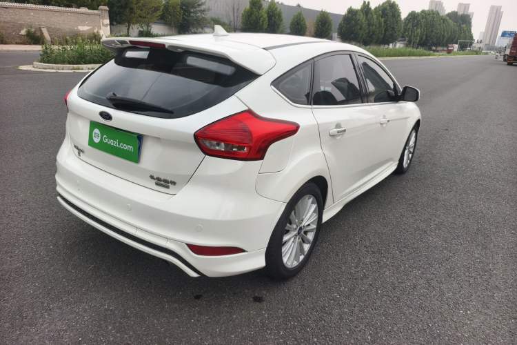 Used Ford Focus 2017 Hatchback EcoBoost 180 Automatic Sport Model Exterior 8