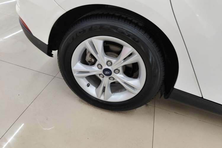 Used Ford Focus 2017 Hatchback 1.6L Automatic Comfort Plus SmartDrive Edition Exterior 8