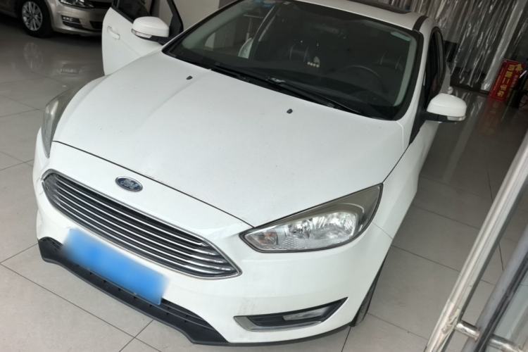 Used Ford Focus 2017 Sedan 1.6L Manual Fashion Edition Smart Drive Version Guazi used car, China used car export, Used car for sale, Used cars, Cheapest cars for sale