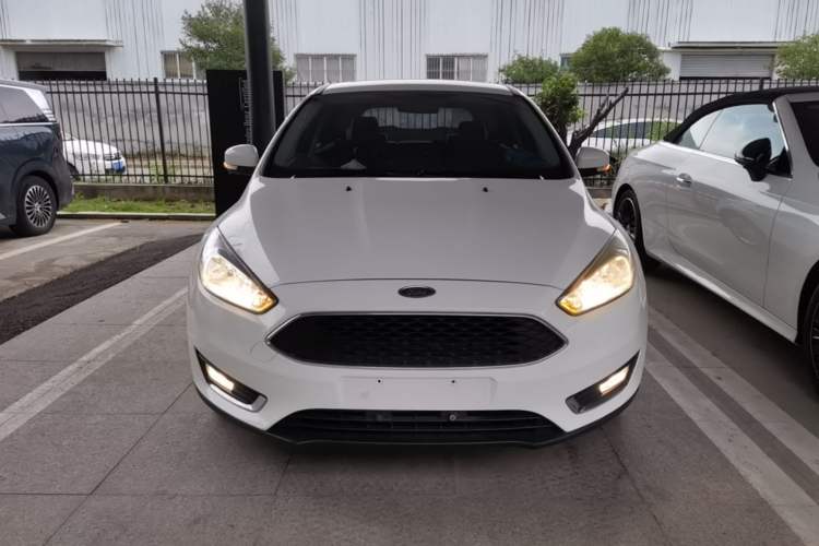 Used Ford Focus 2017 Hatchback EcoBoost 125 Automatic - Ultra-Powerful Style Edition with Smart Drive Features Front