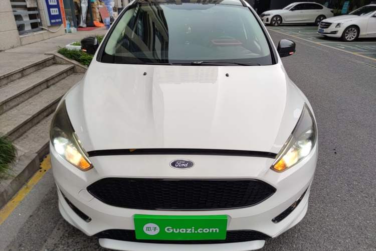 Used Ford Focus 2017 1.5T CTCC White and Black Limited Edition Front