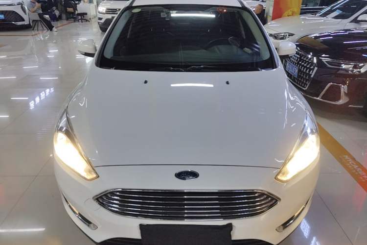 Used Ford Focus 2017 Sedan 1.6L Automatic Fashion Edition Smart Drive Version Front