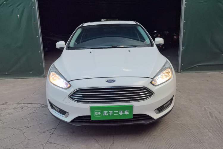 Used Ford Focus 2017 Sedan 1.6L Manual Fashion Edition Smart Drive Version Front