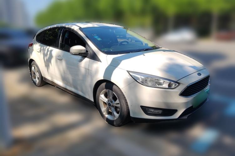 Used Ford Focus 2017 Hatchback 1.6L Automatic Comfort Plus SmartDrive Edition Front Right 45 Deg
