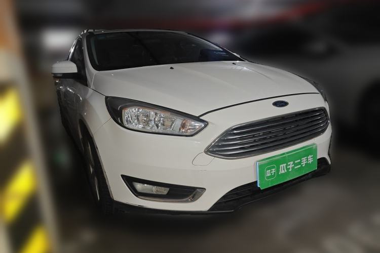 Used Ford Focus 2017 Sedan 1.6L Manual Fashion Edition Smart Drive Version Front Right 45 Deg