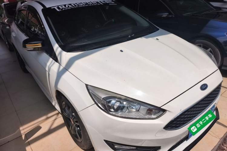 Used Ford Focus 2017 Hatchback 1.6L Automatic Comfort Plus SmartDrive Edition Front Right 45 Deg