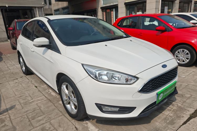 Used Ford Focus 2017 Hatchback 1.6L Automatic Comfort Plus SmartDrive Edition Front Right 45 Deg