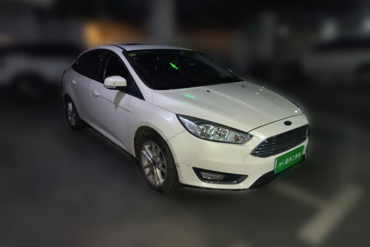 Used Ford Focus 2017 Sedan 1.6L Manual Fashion Edition Smart Drive Version Front Right 45 Deg