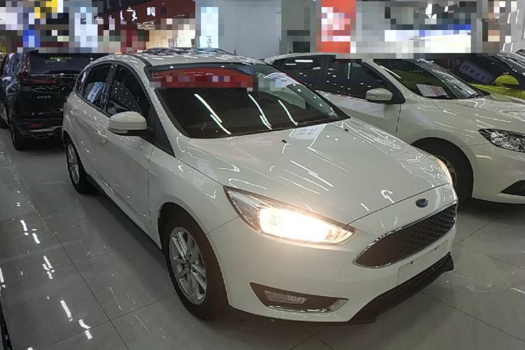 Used Ford Focus 2017 Hatchback 1.6L Automatic Fashion Edition Smart Drive Version Front Right 45 Deg
