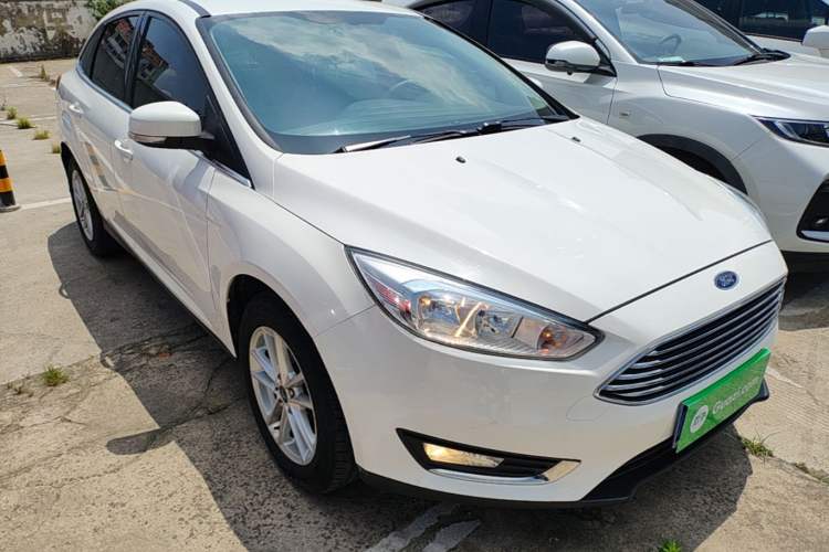 Used Ford Focus 2017 Sedan EcoBoost 180 Automatic Elite Model Front Right 45 Deg