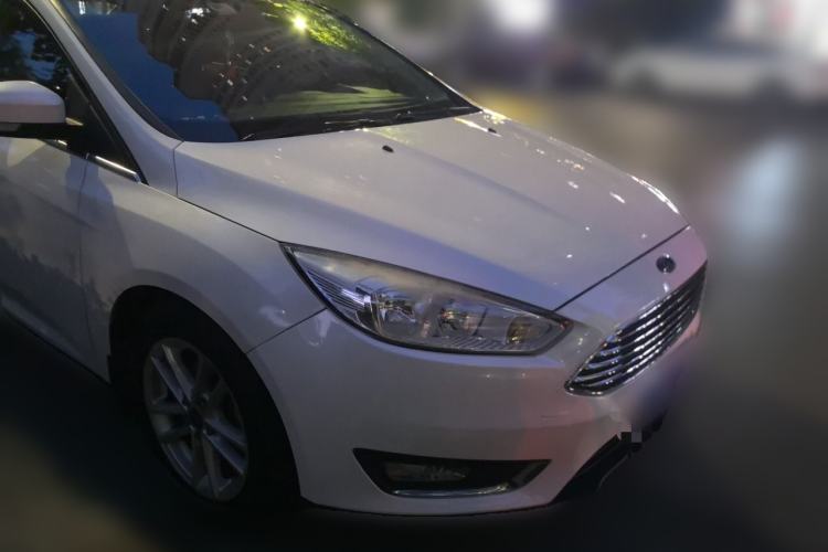 Used Ford Focus 2017 Sedan EcoBoost 180 Automatic Elite Model Front Right 45 Deg