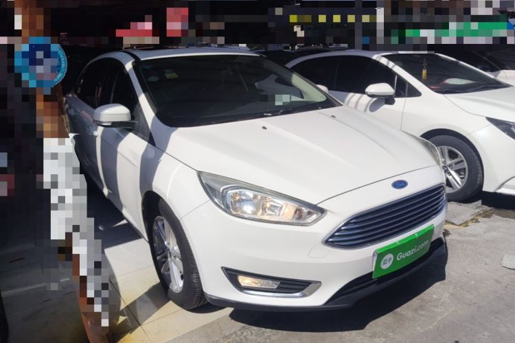 Used Ford Focus 2017 Sedan EcoBoost 125 Automatic Supreme Style SmartDrive Edition Front Right 45 Deg