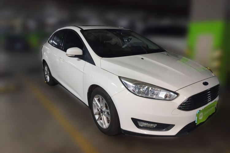 Used Ford Focus 2017 Sedan EcoBoost 125 Automatic Supreme Style SmartDrive Edition Front Right 45 Deg