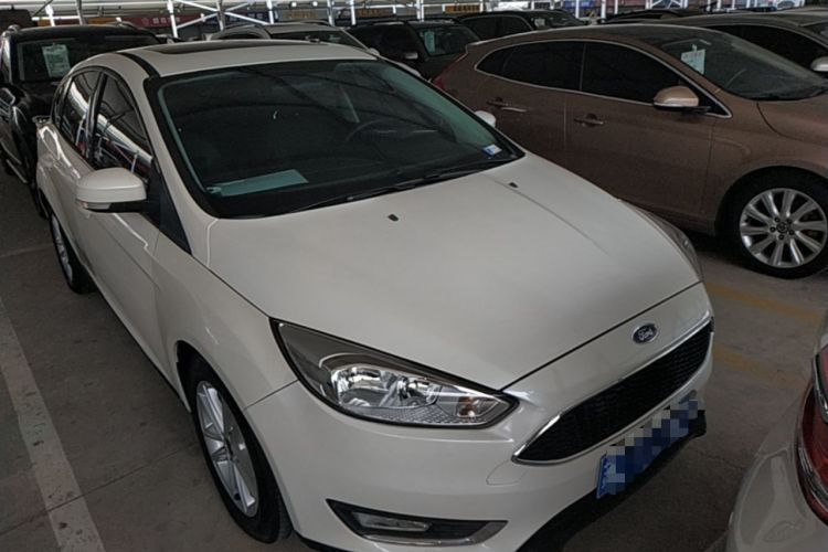 Used Ford Focus 2017 Hatchback EcoBoost 125 Automatic - Ultra-Powerful Style Edition with Smart Drive Features Front Right 45 Deg