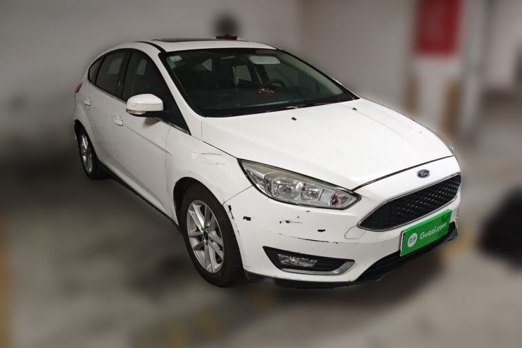 Used Ford Focus 2017 Hatchback EcoBoost 180 Automatic Elite Model Front Right 45 Deg