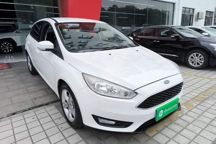 Used Ford Focus 2017 Hatchback 1.6L Automatic Comfort Plus SmartDrive Edition Front Right 45 Deg
