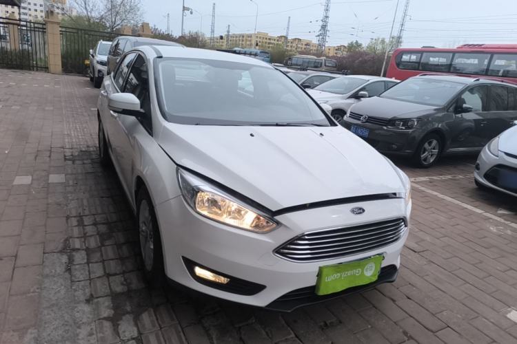 Used Ford Focus 2017 Sedan 1.6L Automatic Comfort Plus SmartDrive Edition Front Right 45 Deg