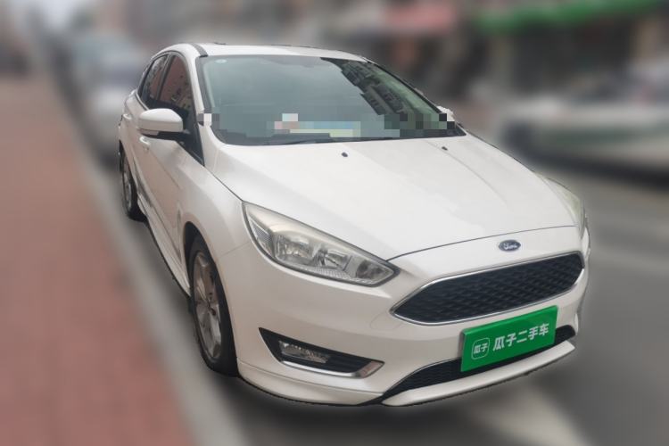 Used Ford Focus 2017 Hatchback 1.6L Manual Fashion Edition SmartDrive Version Front Right 45 Deg