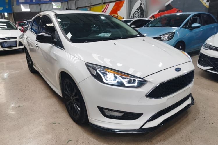 Used Ford Focus 2017 Hatchback EcoBoost 180 Automatic Sport Model Front Right 45 Deg