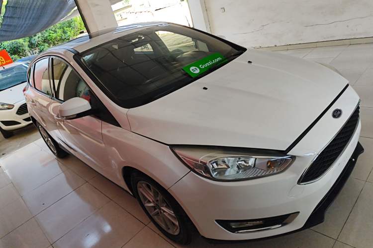 Used Ford Focus 2017 Hatchback EcoBoost 125 Automatic - Ultra-Powerful Style Edition with Smart Drive Features Front Right 45 Deg