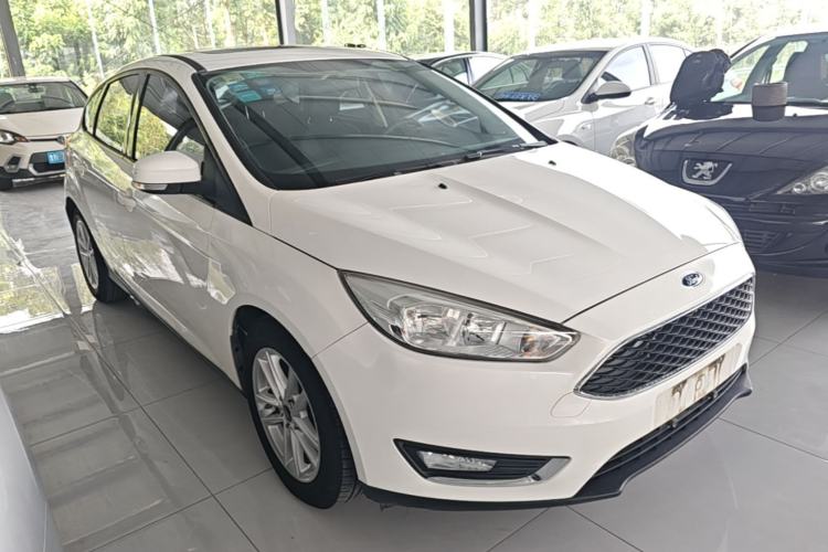 Used Ford Focus 2017 Hatchback 1.6L Automatic Fashion Edition Smart Drive Version Front Right 45 Deg