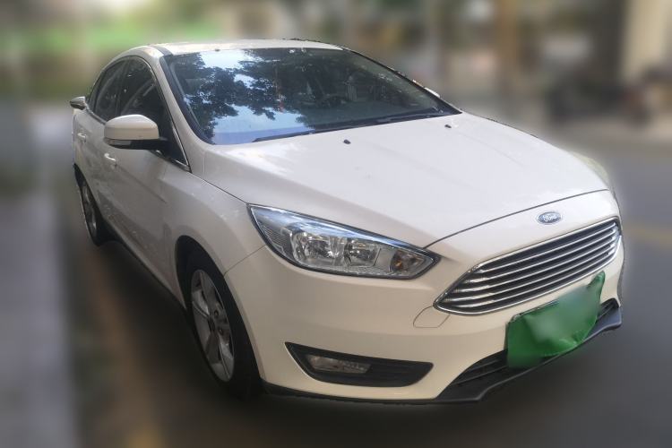 Used Ford Focus 2017 Sedan 1.6L Automatic Comfort Plus SmartDrive Edition Front Right 45 Deg