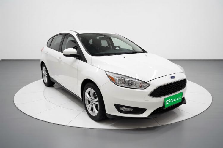 Used Ford Focus 2017 Hatchback 1.6L Automatic Comfort Plus SmartDrive Edition Front Right 45 Deg