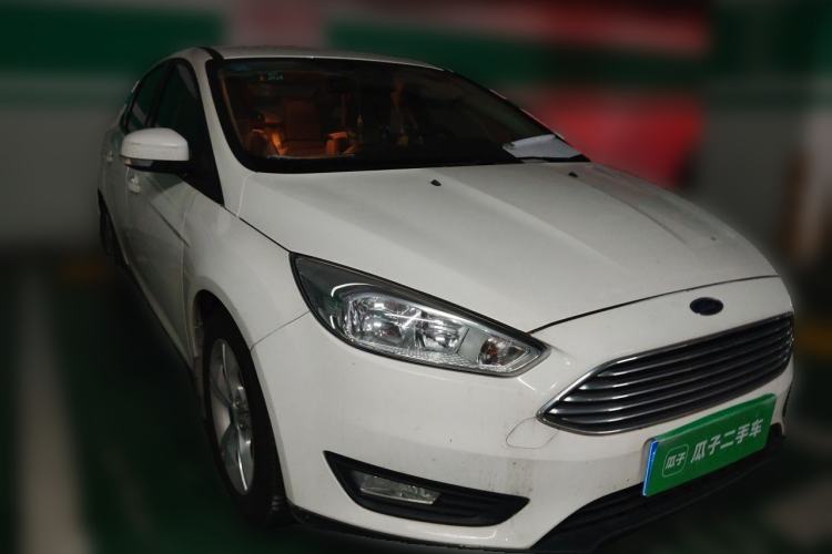 Used Ford Focus 2017 Sedan 1.6L Automatic Comfort Plus SmartDrive Edition Front Right 45 Deg