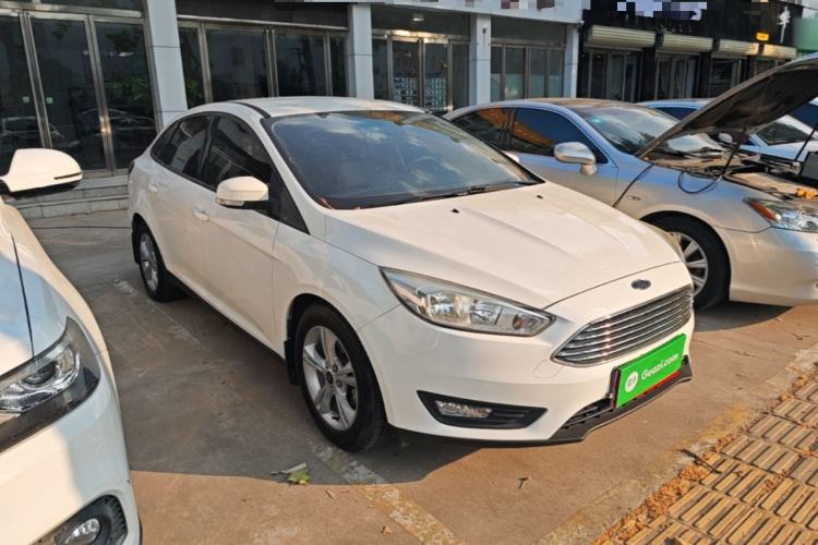 Used Ford Focus 2017 Sedan 1.6L Automatic Comfort Plus SmartDrive Edition Front Right 45 Deg