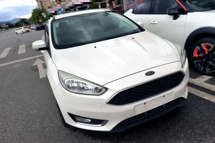 Used Ford Focus 2017 Hatchback 1.6L Automatic Fashion Edition Smart Drive Version Front Right 45 Deg