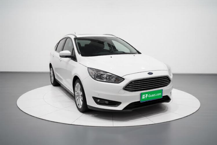 Used Ford Focus 2017 Sedan EcoBoost 125 Automatic Supreme Style SmartDrive Edition Front Right 45 Deg