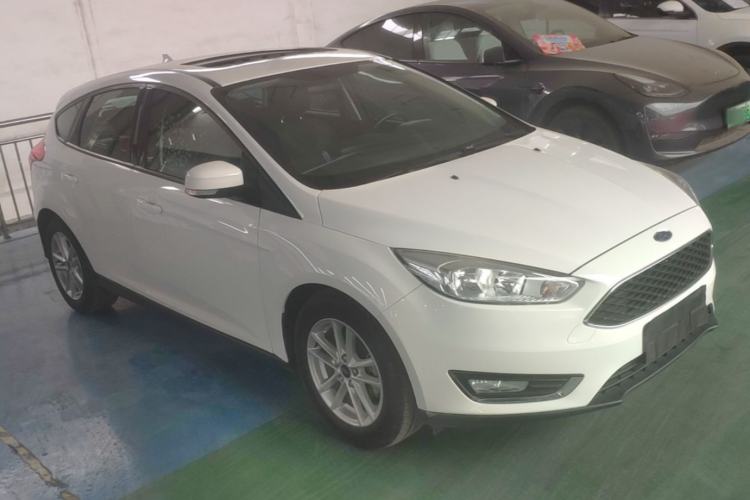 Used Ford Focus 2017 Hatchback 1.6L Automatic Fashion Edition Smart Drive Version Front Right 45 Deg