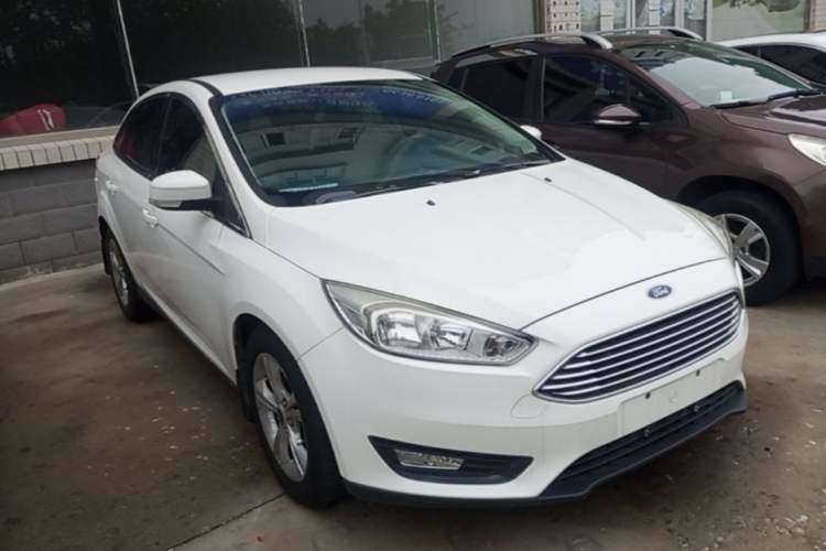 Used Ford Focus 2017 Sedan 1.6L Automatic Comfort Plus SmartDrive Edition Front Right 45 Deg