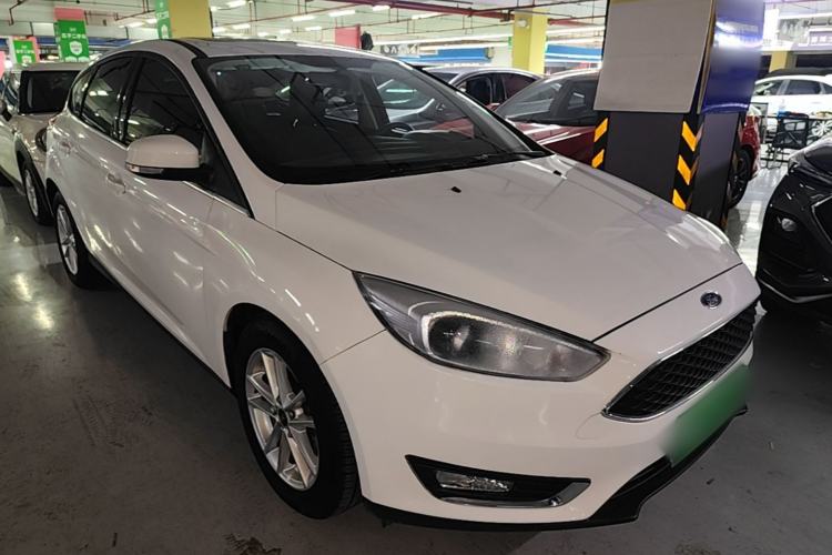 Used Ford Focus 2017 Hatchback EcoBoost 180 Automatic Elite Model Front Right 45 Deg