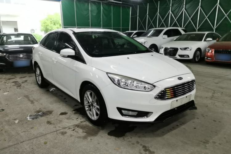 Used Ford Focus 2017 Sedan EcoBoost 125 Automatic Supreme Style SmartDrive Edition Front Right 45 Deg