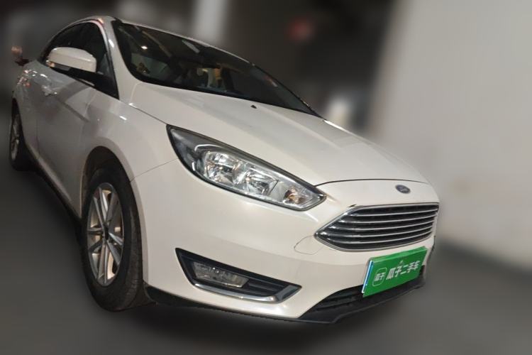 Used Ford Focus 2017 Sedan 1.6L Manual Fashion Edition Smart Drive Version Front Right 45 Deg