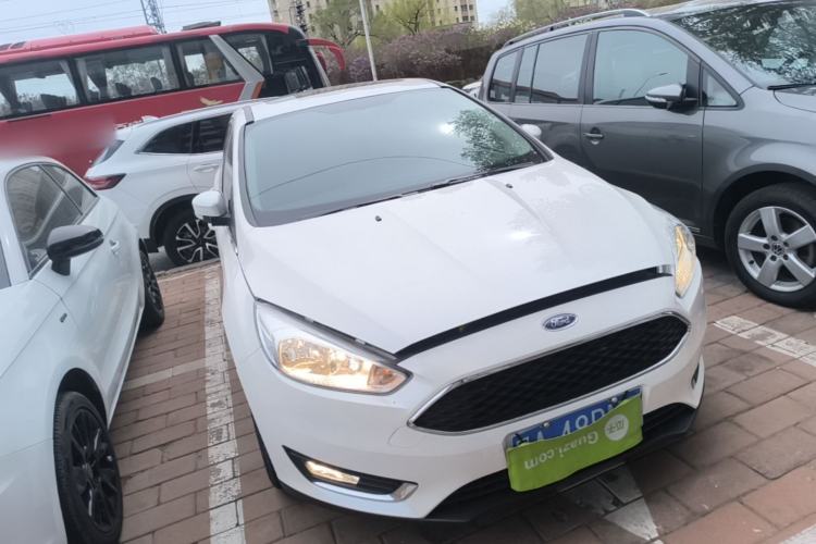 Used Ford Focus 2017 Hatchback 1.6L Automatic Fashion Edition Smart Drive Version Front Right 45 Deg