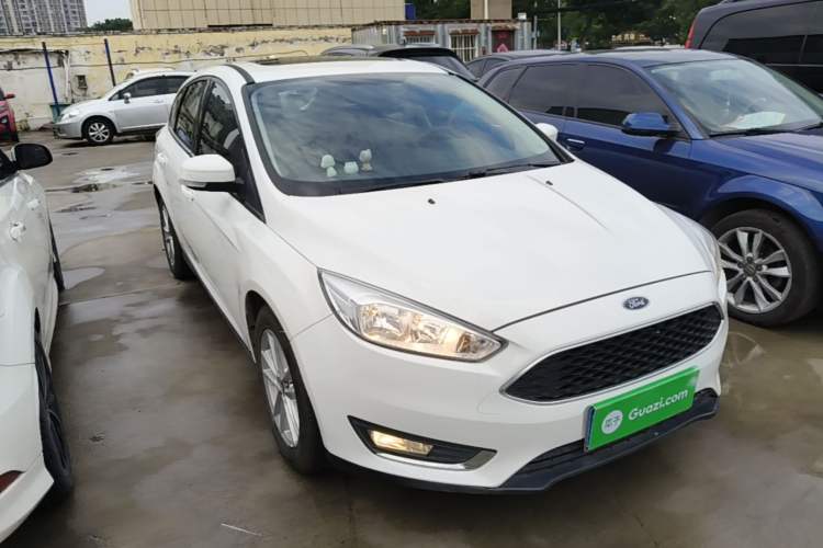 Used Ford Focus 2017 Hatchback 1.6L Automatic Fashion Edition Smart Drive Version Front Right 45 Deg