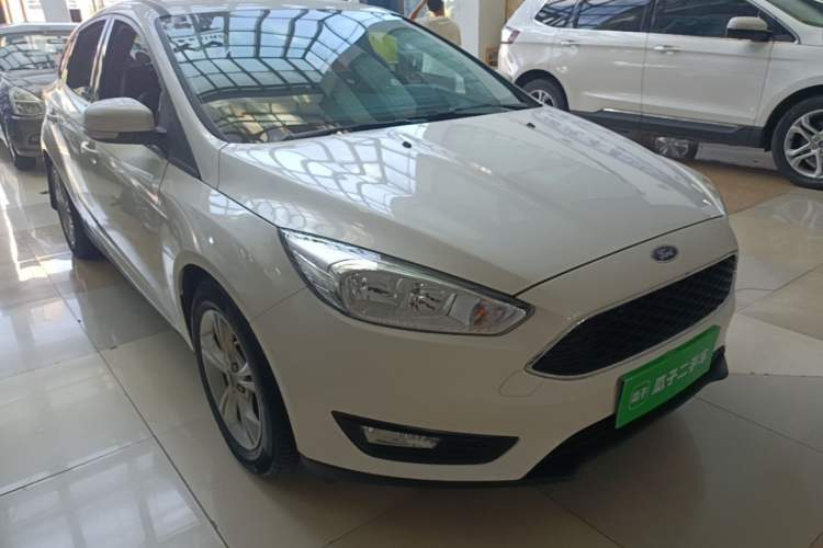 Used Ford Focus 2017 Hatchback 1.6L Automatic Comfort Plus SmartDrive Edition Front Right 45 Deg