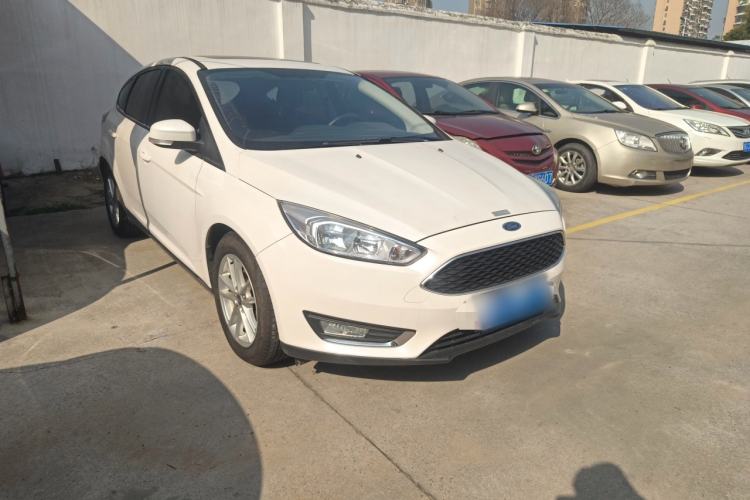 Used Ford Focus 2017 Hatchback 1.6L Automatic Fashion Edition Smart Drive Version Front Right 45 Deg